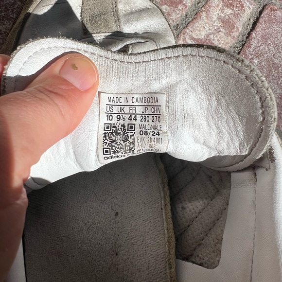 2 pairs!  Adidas Samba & Addidas superstars - Picture 3 of 12